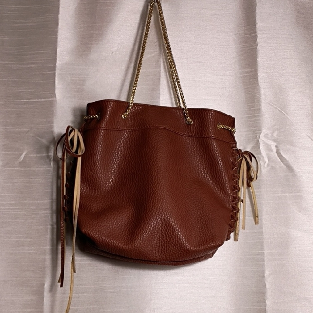 Yoki Brown Shoulder Bag with‎ Gold Chain